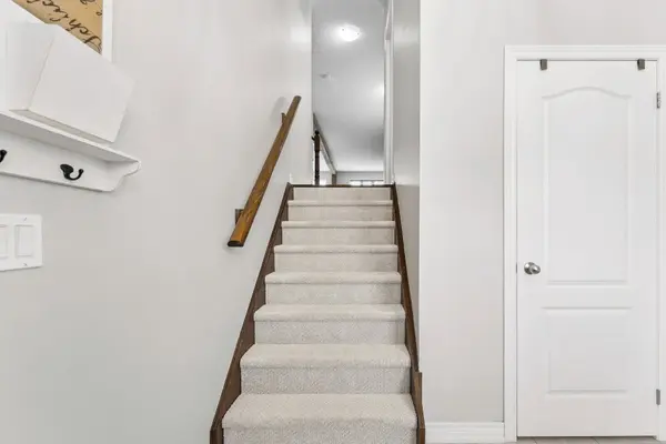 13 Icefall RD W, Caledon, ON L7C 3T7