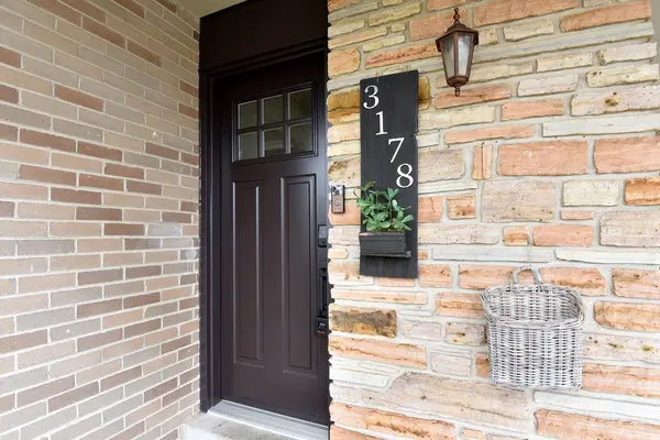 3178 Heathfield DR, Burlington, ON L7M 1C9