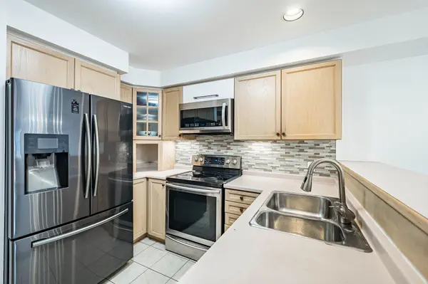 1905 Broad Hallow Gate #18, Mississauga, ON L5L 3T4