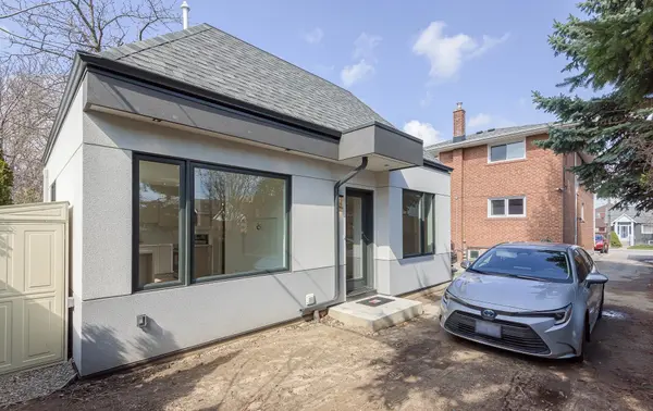 12 Twenty Second ST #4, Toronto W06, ON M8V 3M1