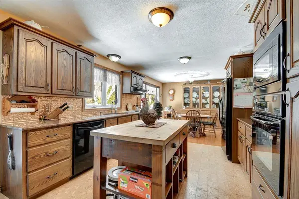 237 Maxwell Settlement RD, Bancroft, ON K0L 1C0