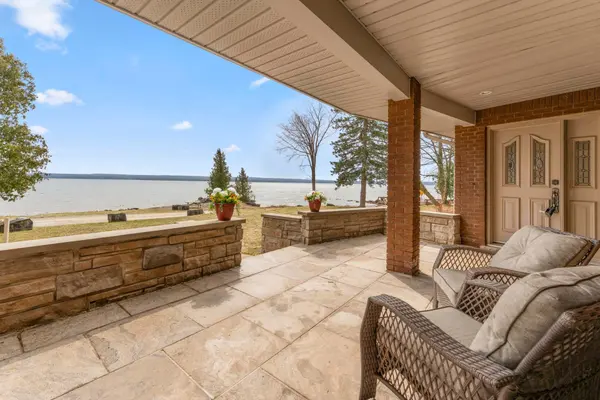 122 Cottage LN, Georgian Bluffs, ON N4K 5N4