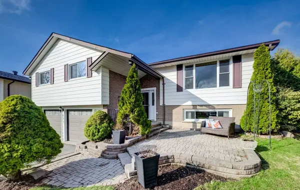 330 Daleview PL, Waterloo, ON N2L 5M5