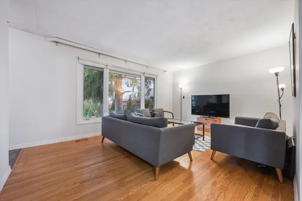 12 Delmar BLVD, Guelph, ON N1E 2K8