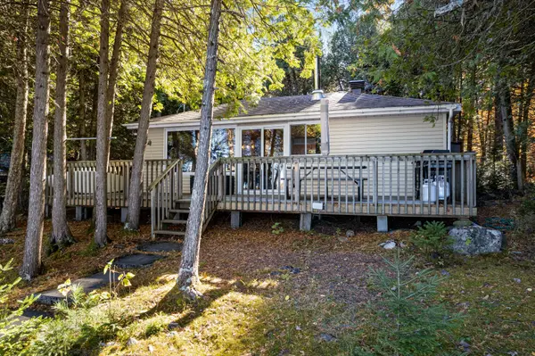 334 Featherston LN, Tay Valley, ON K0H 2B0