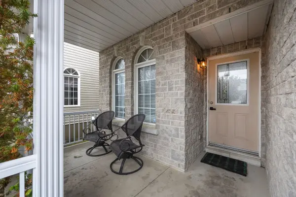 942 Bluffwood AVE, Kingston, ON K7K 7K5