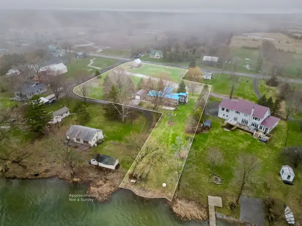 27 Carmans LN, Prince Edward County, ON K0K 2T0