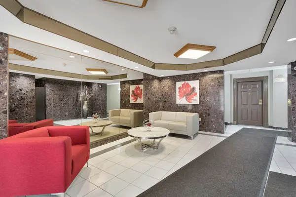 1180 COMMISSIONERS RD #204, London South, ON N6K 4J2