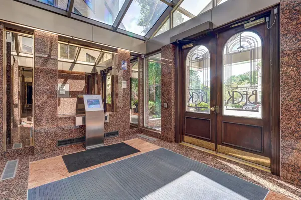 250 Sydenham ST #215, London East, ON N6A 5S1