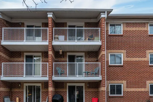 561 Armstrong RD #202, Kingston, ON K7M 8J9