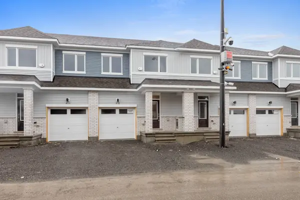 418 Les Emmerson DR, Barrhaven, ON K2J 4J4