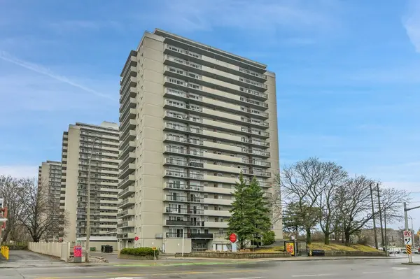 158 Mcarthur AVE #205, Vanier And Kingsview Park, ON K1L 8E7