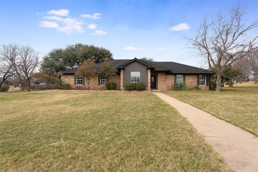 9130 Hanging Moss Drive, Granbury, TX 76049