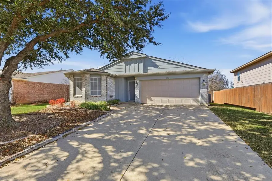 7733 Liz Lane, Watauga, TX 76148