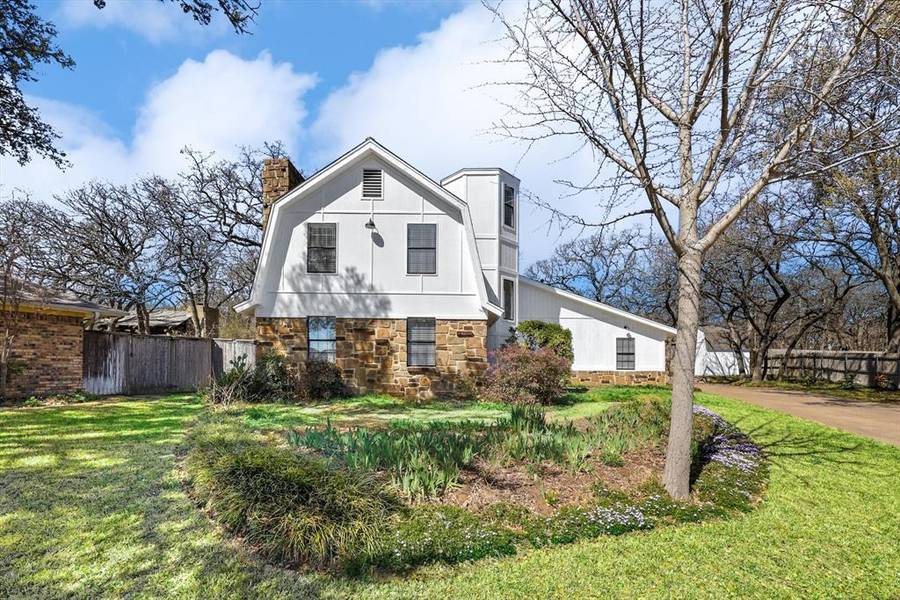 200 Eagle Court, Bedford, TX 76021