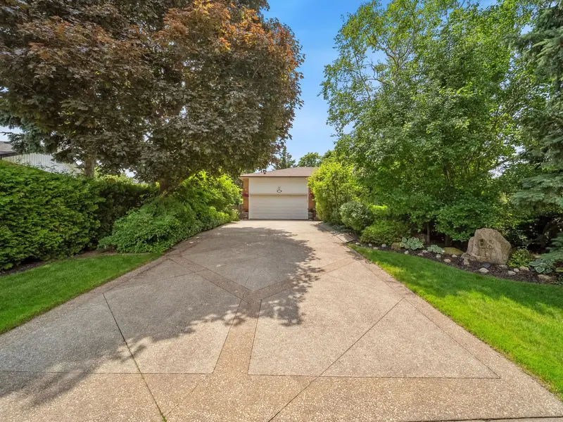 18 Claypine TRL, Brampton, ON L6V 3L9