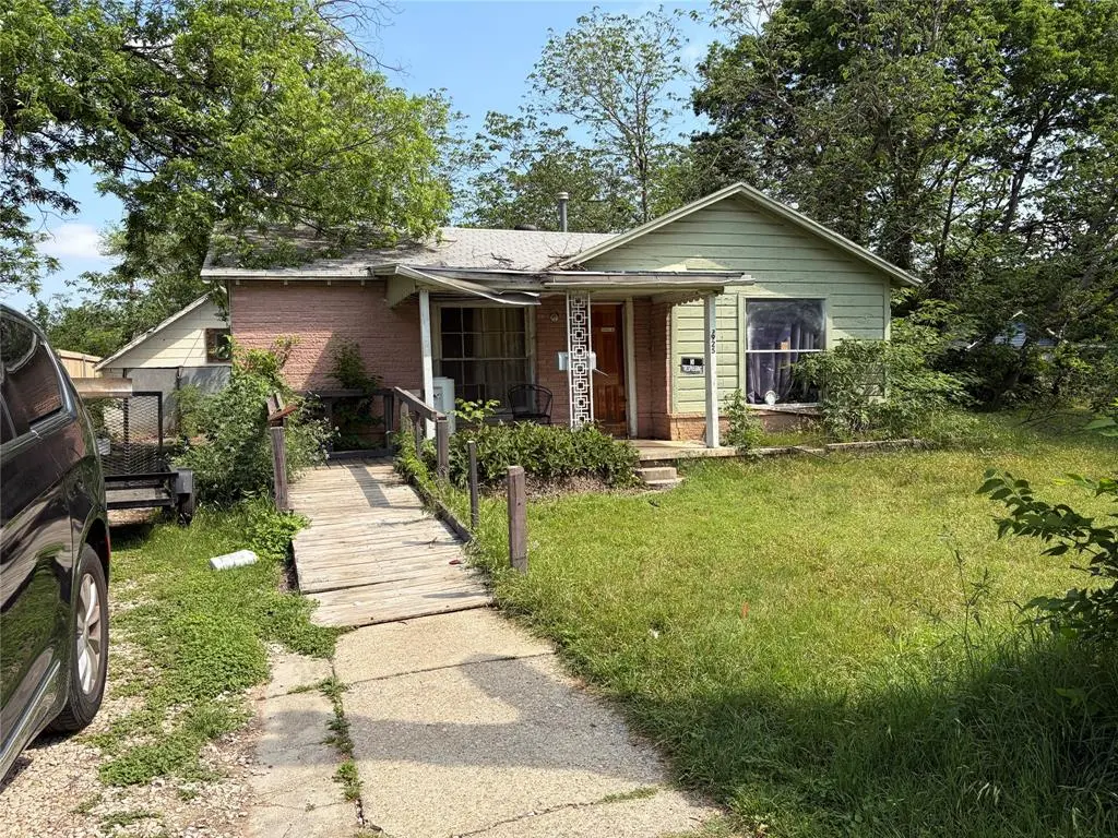 5925 Nina Lane, Haltom City, TX 76117