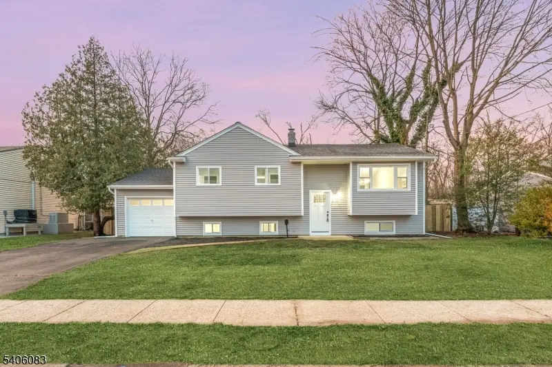 139 Lee Dr, Middlesex Boro, NJ 08846