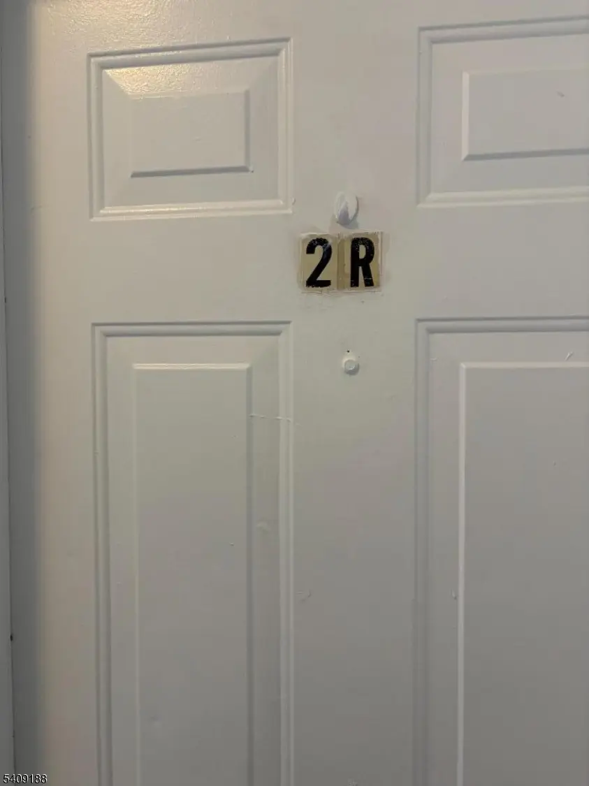 3 Mass Ct #2R, Passaic City, NJ 07055