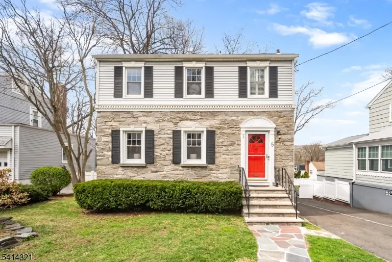 5 Northview Ter, Maplewood Twp., NJ 07040