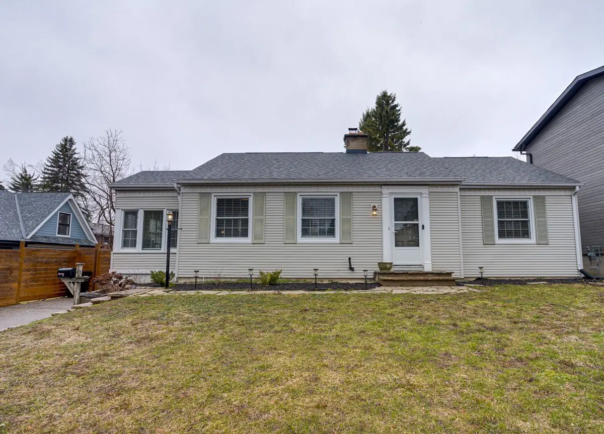 52 Highland AVE, Barrie, ON L4M 1N3