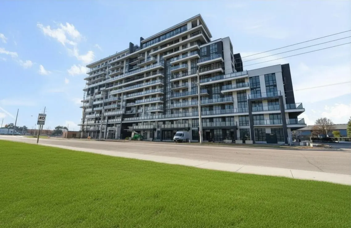 461 Green RD #923, Hamilton, ON L8E 0L5