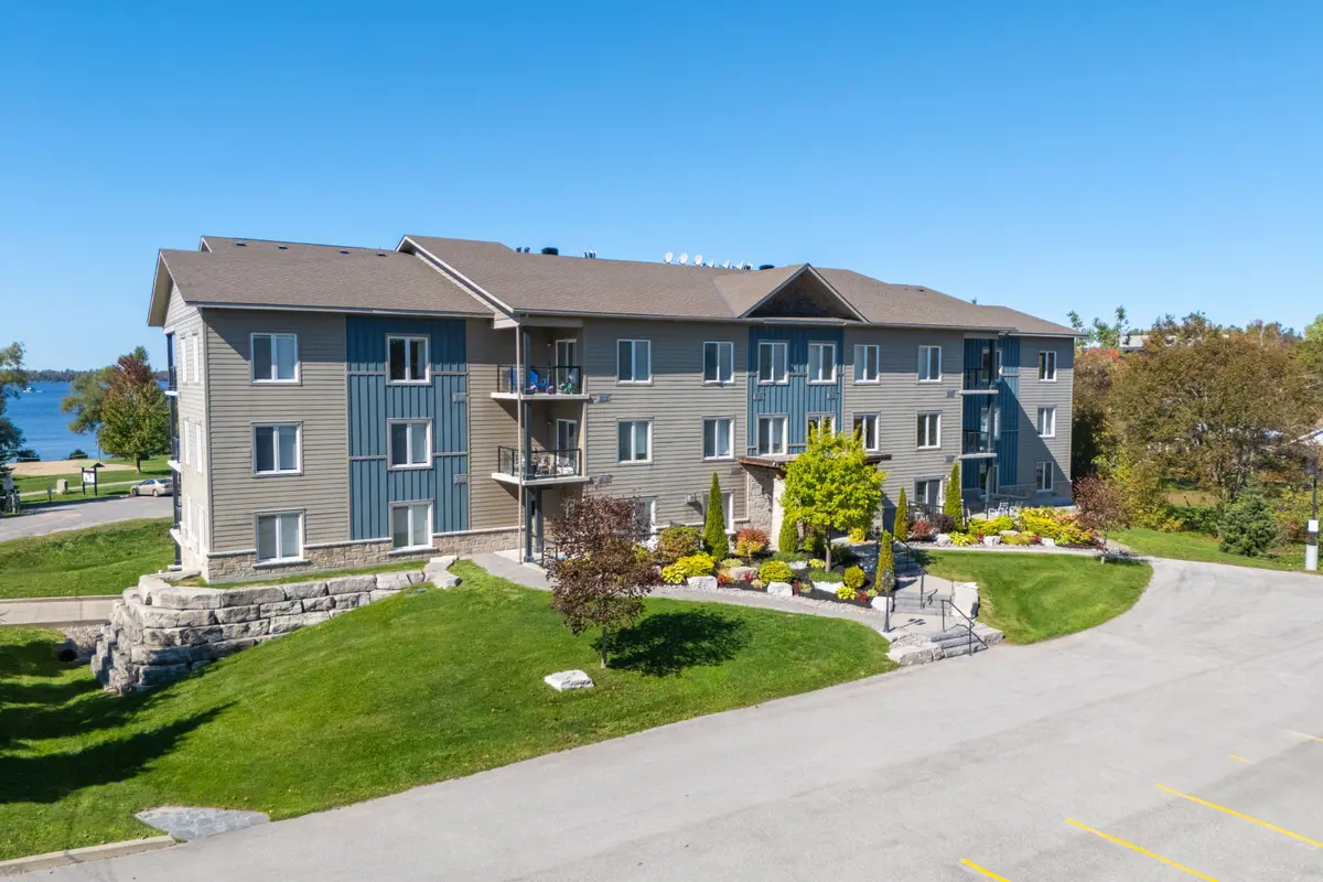 94 Francis ST W #104, Kawartha Lakes, ON K0M 1N0