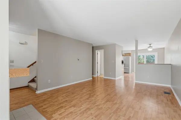 932 Westside Dr, Iowa City, IA 52246