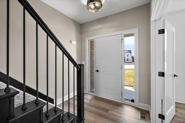 28320 Nadia LN, Chesterfield Township, MI 48047