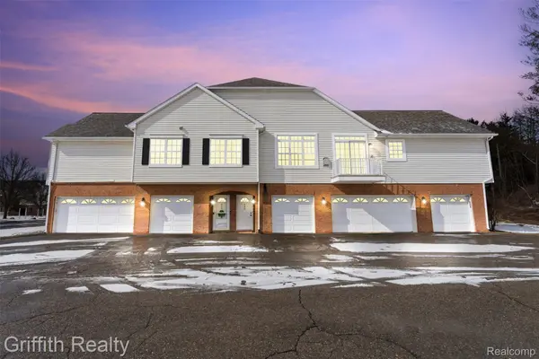 636 Olde English CIR, Howell Township, MI 48855