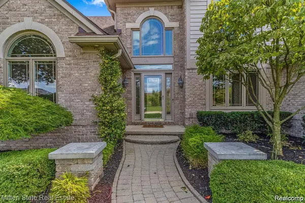 21254 Clayton DR, Macomb Township, MI 48044