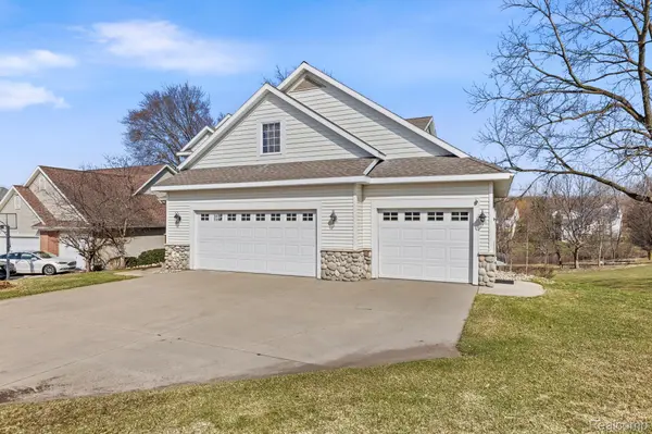 3127 Royal Hannah DR NE, Algoma Township, MI 49341