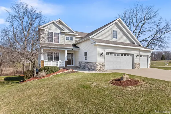 3127 Royal Hannah DR NE, Algoma Township, MI 49341