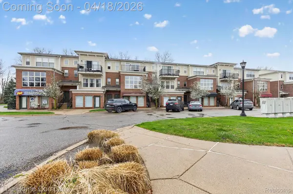 306 Legato DR, Walled Lake, MI 48390