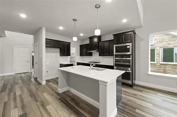 1033 Lovely Day Drive, Lavon, TX 75166