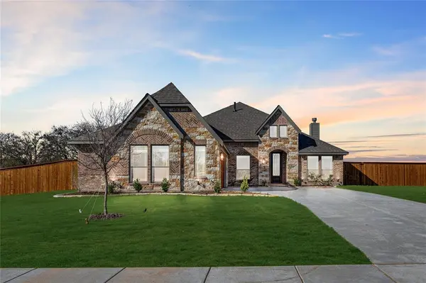 307 Spring Circle, Red Oak, TX 75154