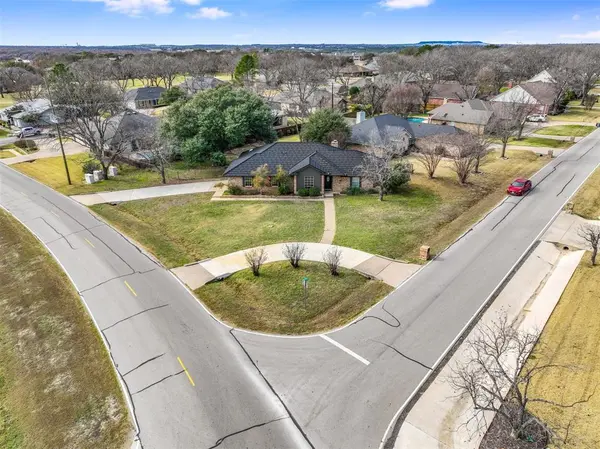 9130 Hanging Moss Drive, Granbury, TX 76049