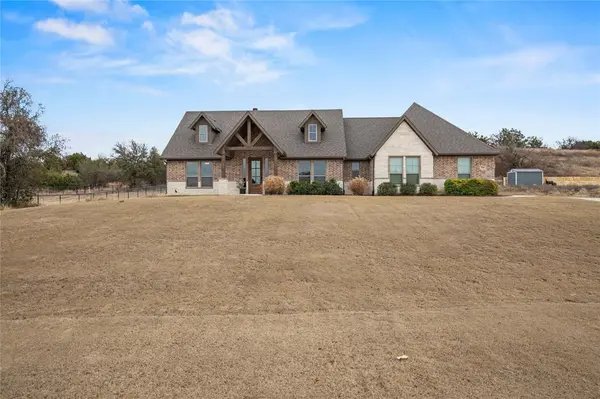 916 Silverleaf Drive, Weatherford, TX 76085