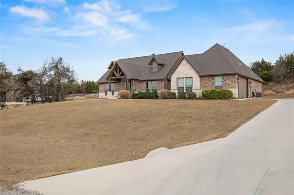 916 Silverleaf Drive, Weatherford, TX 76085