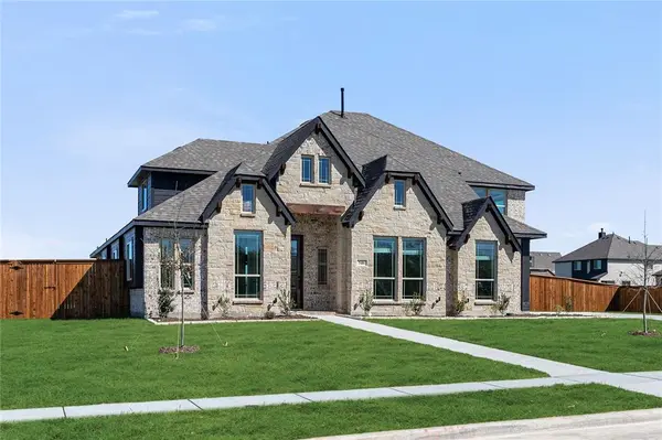 546 Hearthstone Boulevard, Red Oak, TX 75154