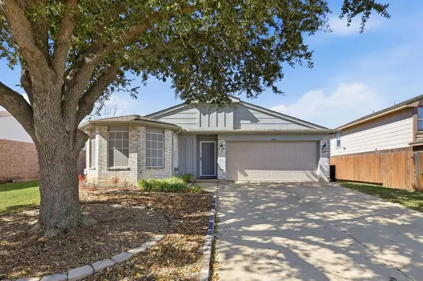 7733 Liz Lane, Watauga, TX 76148