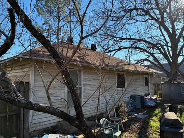 412 W Willingham Street, Cleburne, TX 76033