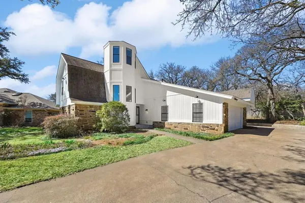 200 Eagle Court, Bedford, TX 76021