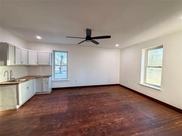 107 E Stone Street #B, Collinsville, TX 76233