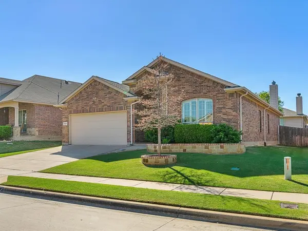 10857 Irish Glen Trail, Fort Worth, TX 76052