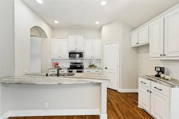 212 PROVIDENCE Drive, Van Alstyne, TX 75495