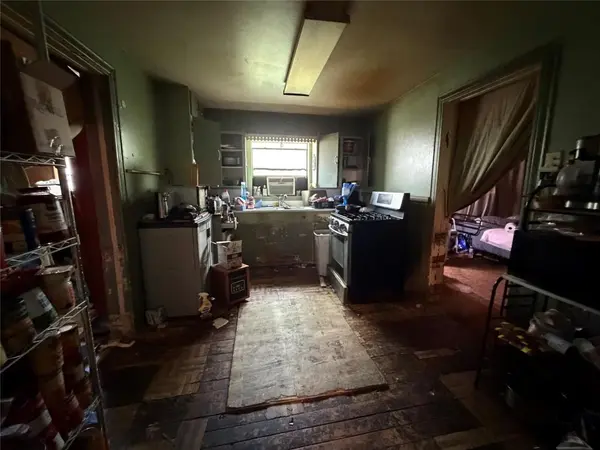 5925 Nina Lane, Haltom City, TX 76117