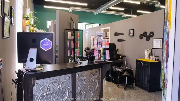 813 QUEEN Street South, Chatham, ON N7M 2K2