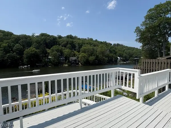 38 W River Styx Rd, Hopatcong Boro, NJ 07843