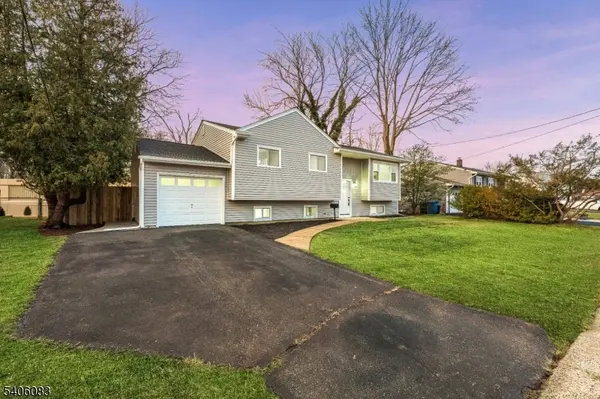 139 Lee Dr, Middlesex Boro, NJ 08846